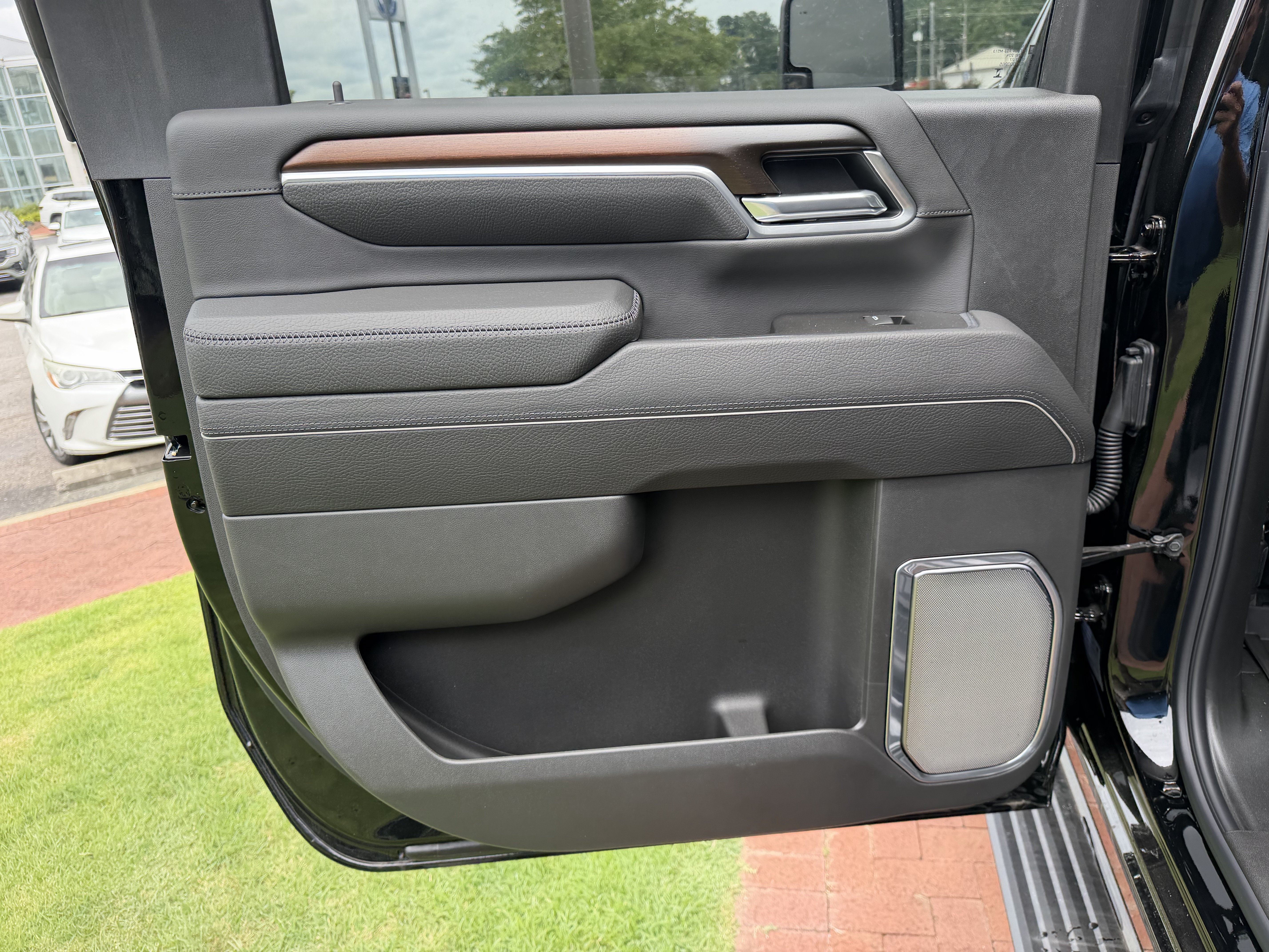 New 2026 GMC Sierra 2500 Denali w/ Denali Reserve Package AWD/4WD image 10