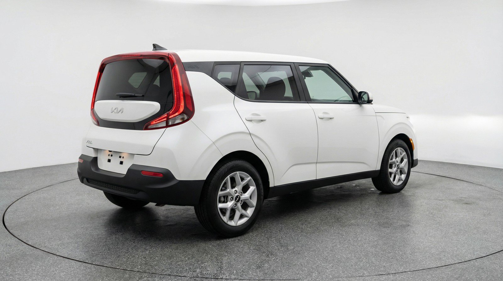 Used 2025 Kia Soul LX w/ LX Technology Package FWD image 9