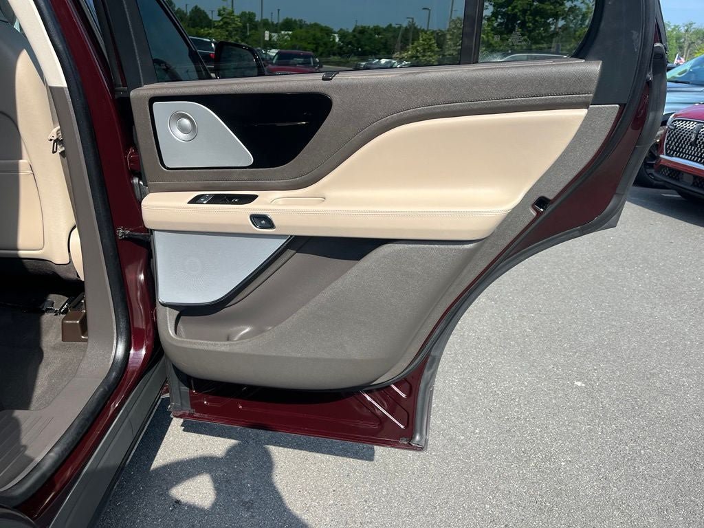 Certified 2023 Lincoln Aviator Reserve w/ Equipment Group 201A AWD/4WD image 21
