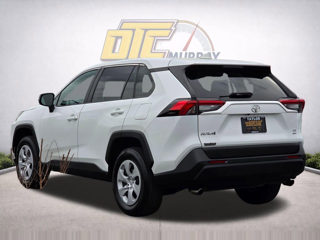 Used 2024 Toyota RAV4 LE AWD/4WD image 7