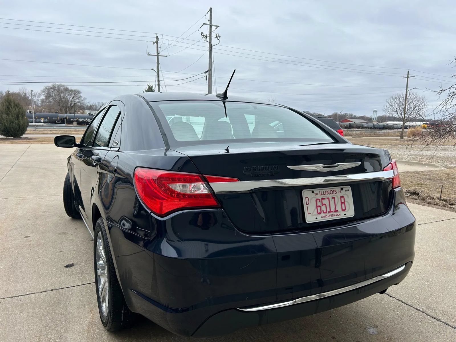 Used 2012 Chrysler 200 Touring w/ Cold Weather Group FWD image 8