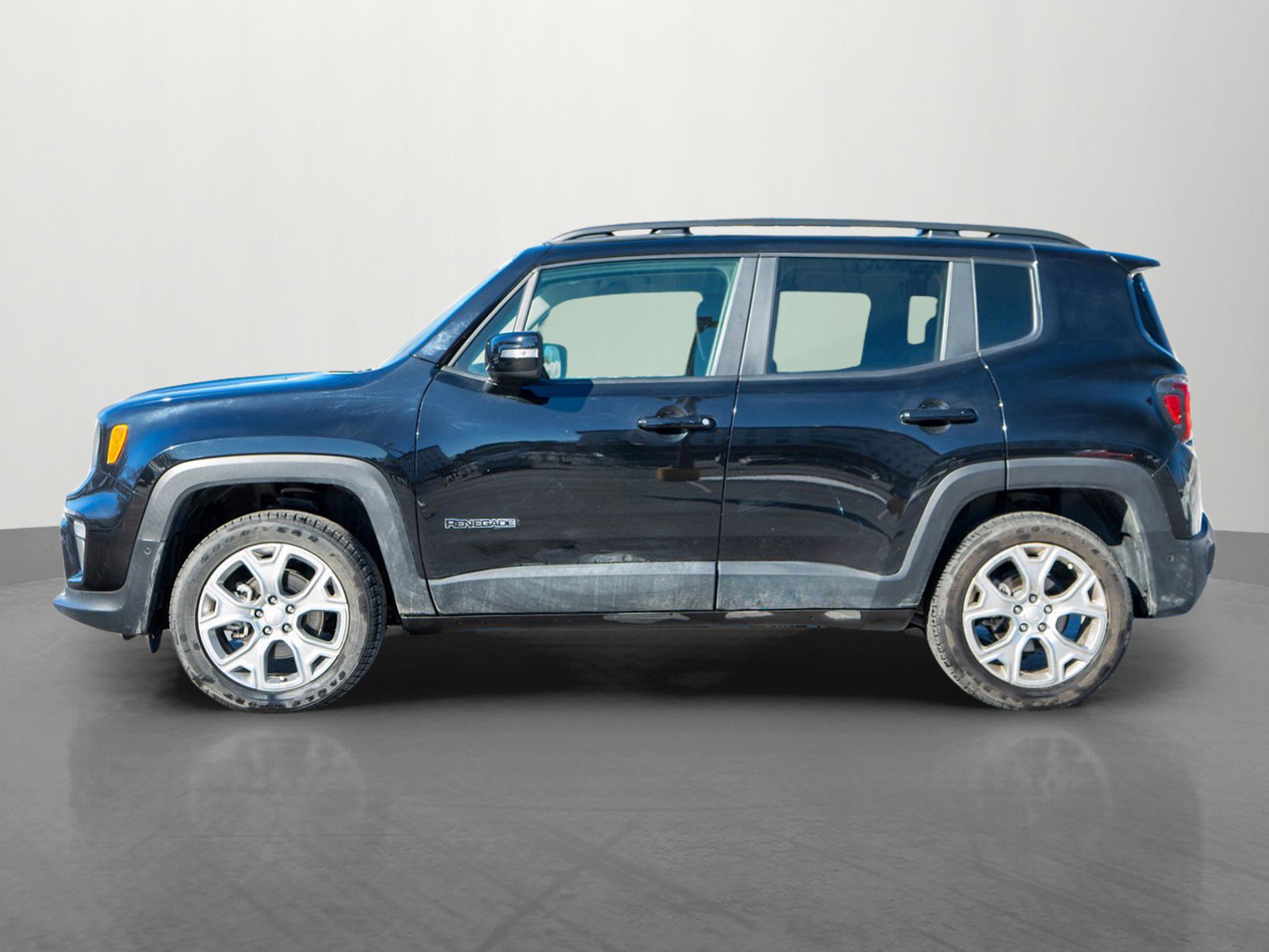 Used 2023 Jeep Renegade Limited w/ Limited Elite Group image 4