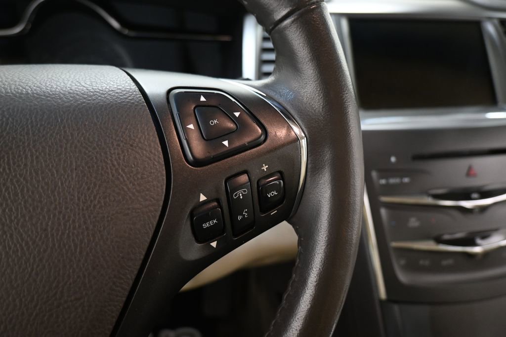 Used 2013 Lincoln MKS AWD image 25