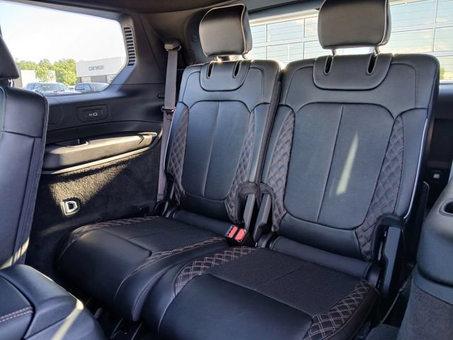Used 2025 Jeep Grand Cherokee L Summit w/ Obsidian Package AWD/4WD image 15