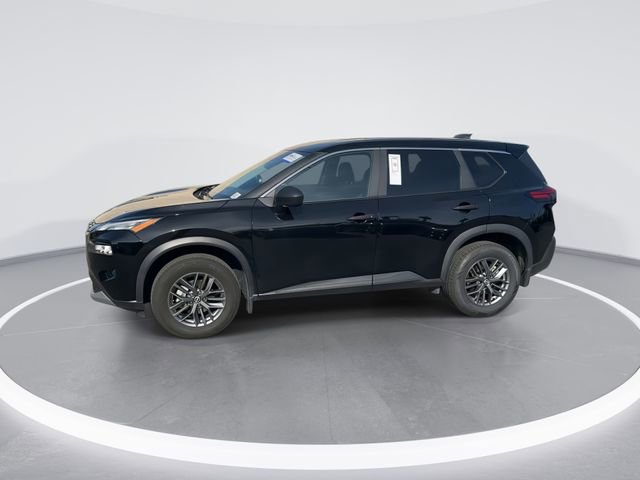 Used 2023 Nissan Rogue S AWD/4WD image 3