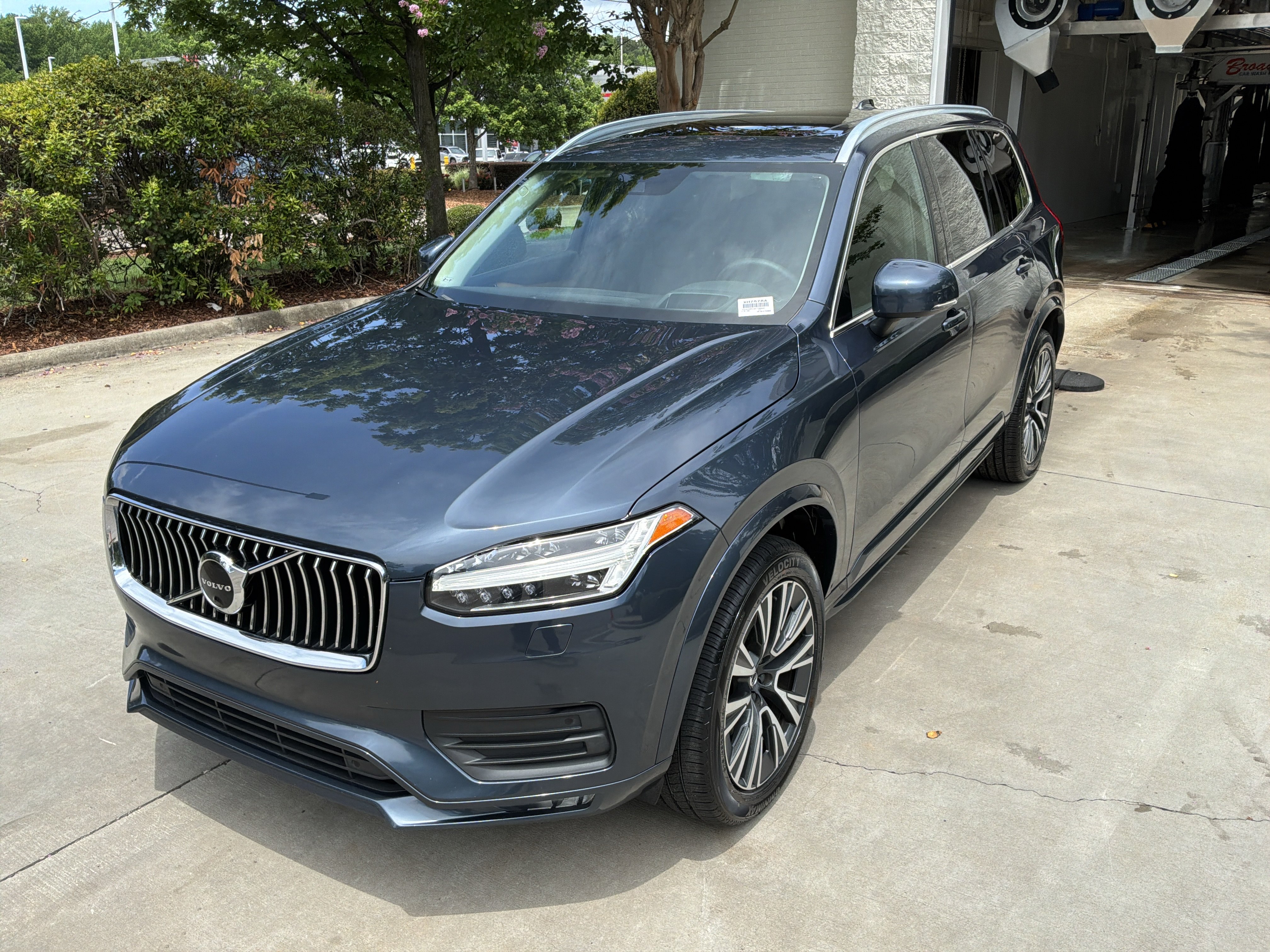 Used 2021 Volvo XC90 T6 Momentum w/ Advanced Package AWD/4WD image 5