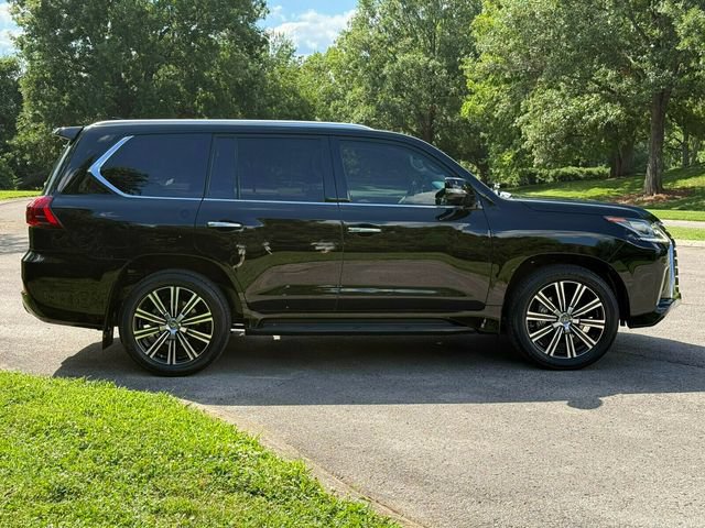 Used 2021 Lexus LX 570 4WD w/ Luxury Package image 7