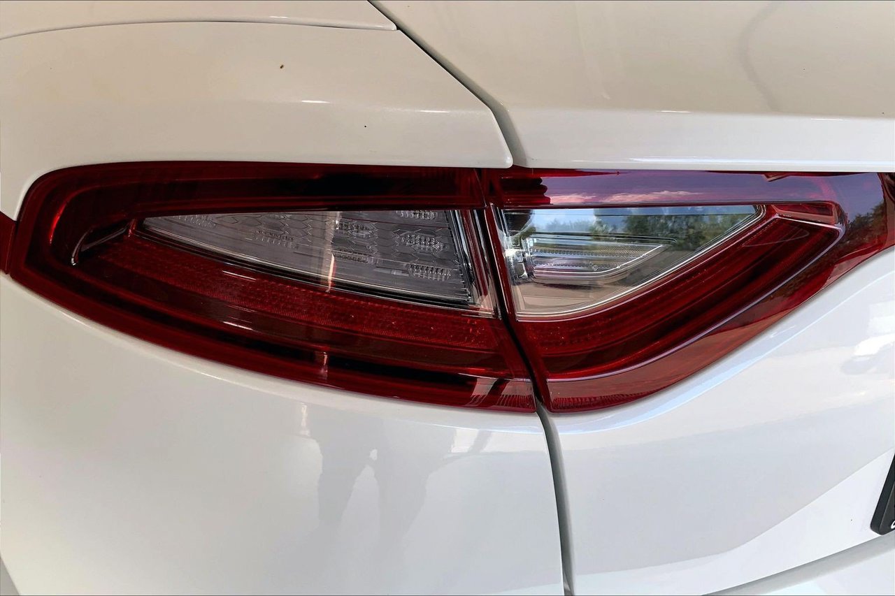 Used 2021 Kia Stinger GT1 RWD image 29