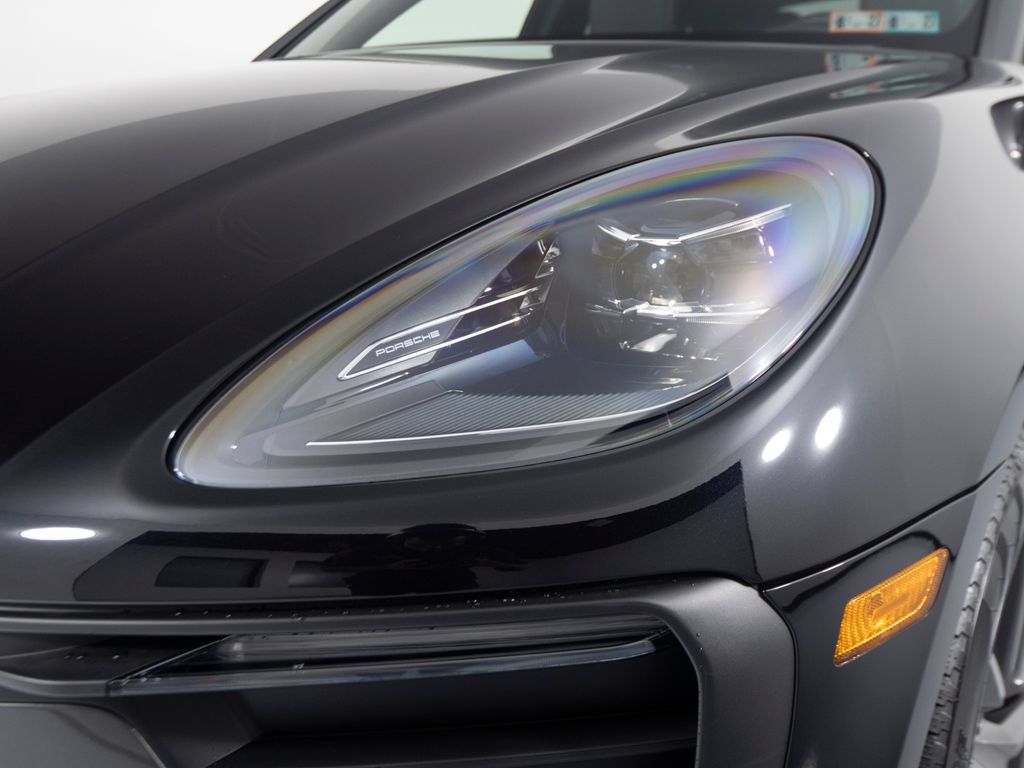 New 2026 Porsche Macan Turbo AWD/4WD image 43