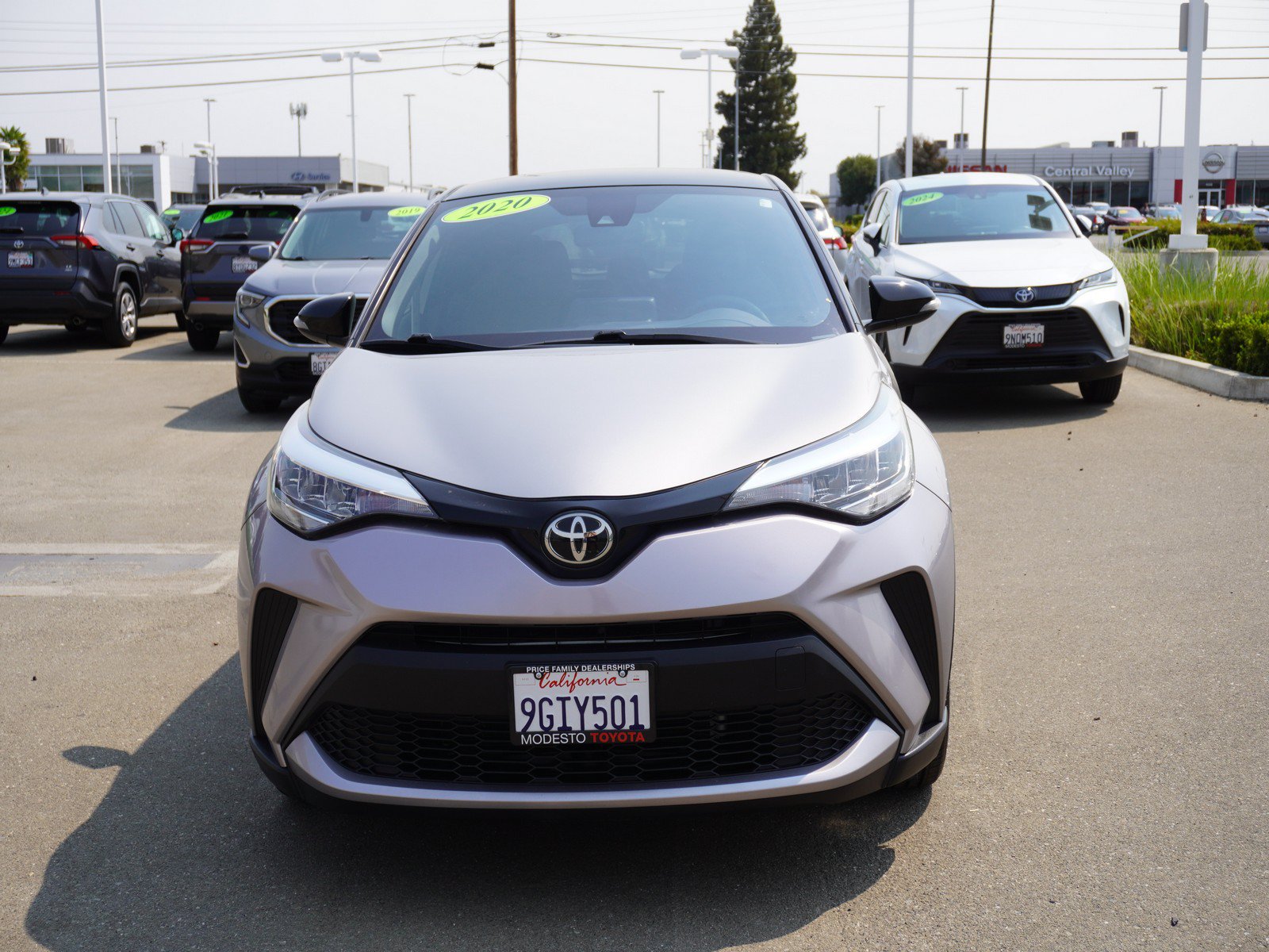Used 2020 Toyota C-HR XLE FWD image 4