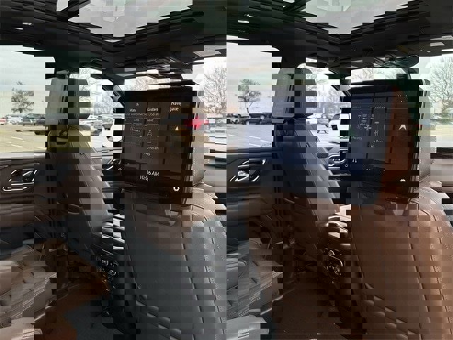 Used 2021 Chevrolet Suburban High Country image 32