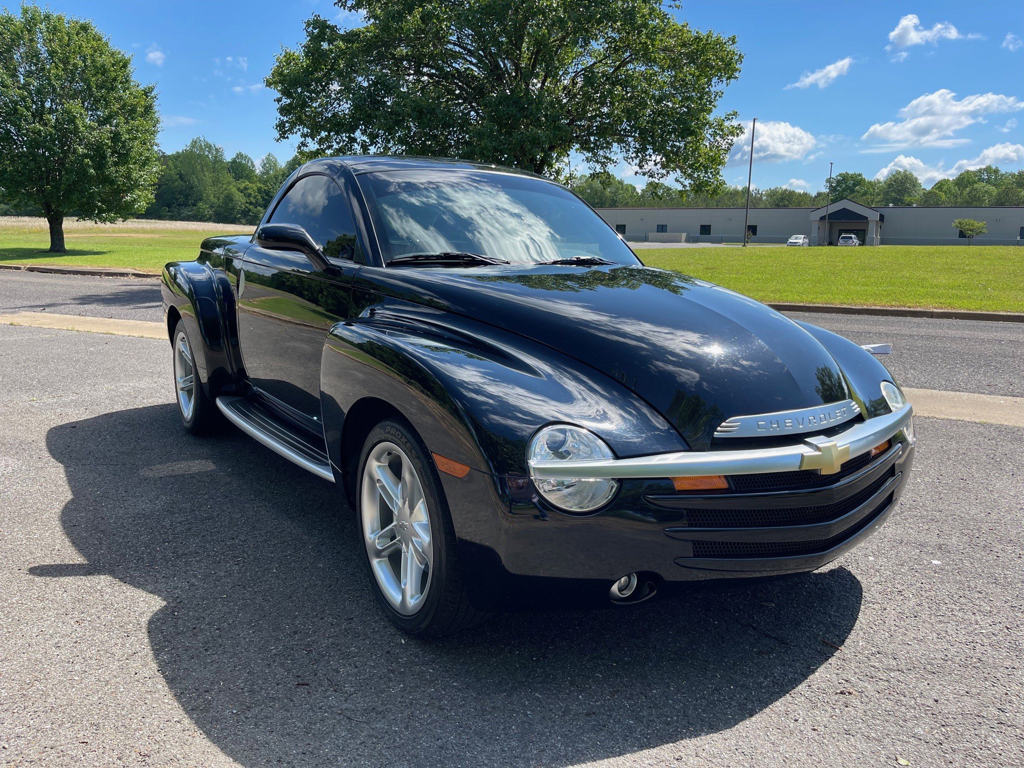 Used 2003 Chevrolet SSR w/ Preferred Equipment Group RWD image 7