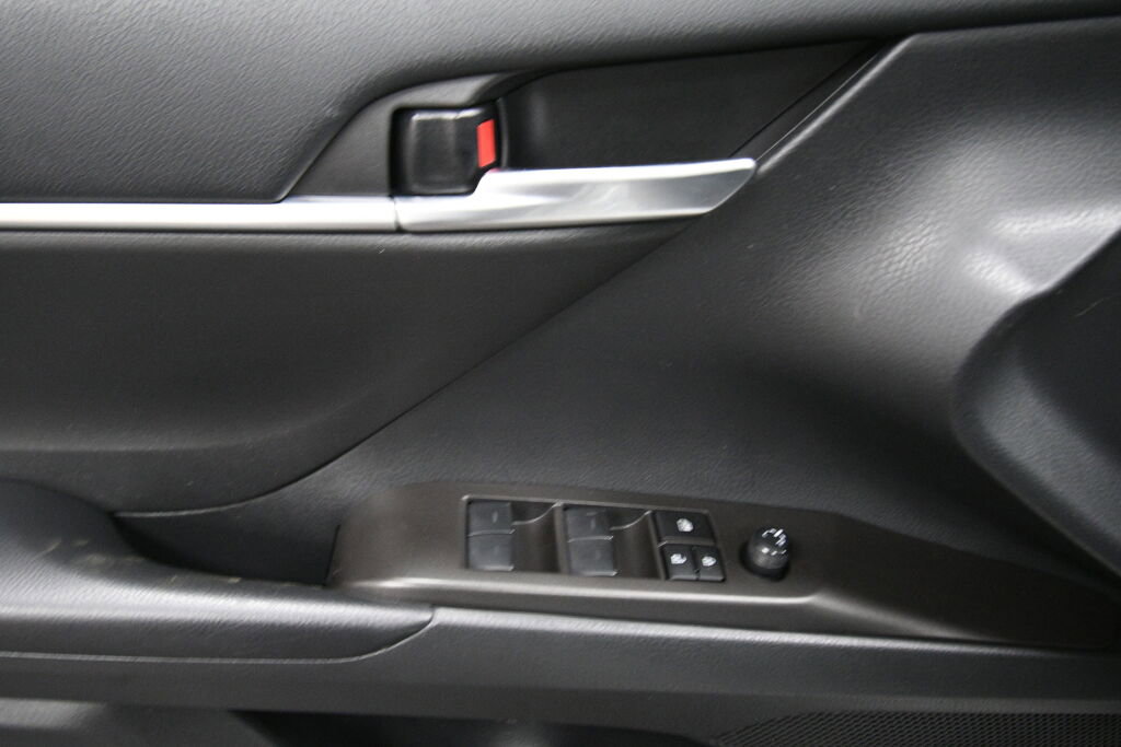 Used 2023 Toyota Camry SE AWD/4WD image 12