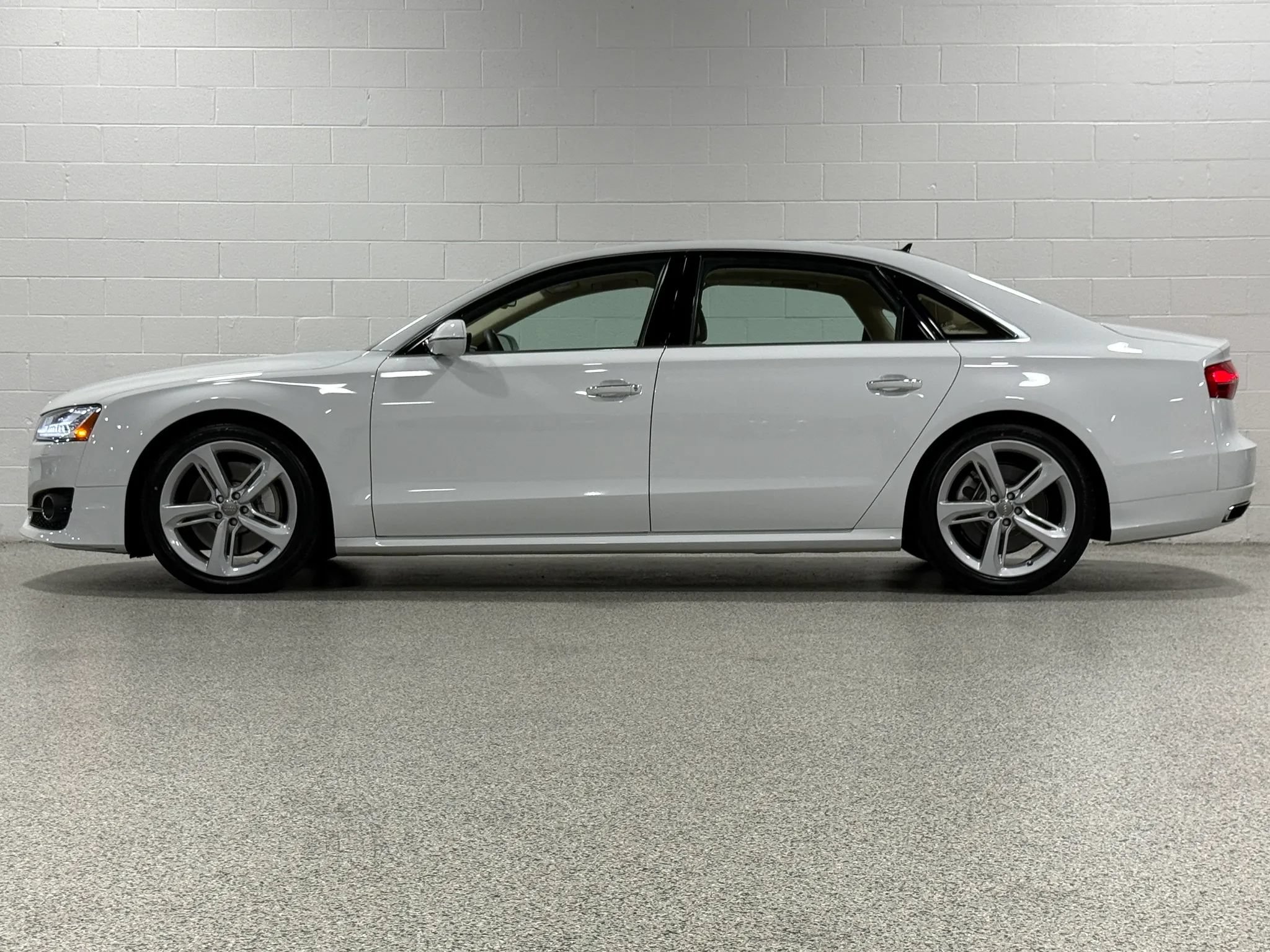 Used 2018 Audi A8 L 4.0T w/ Executive Package AWD/4WD image 9
