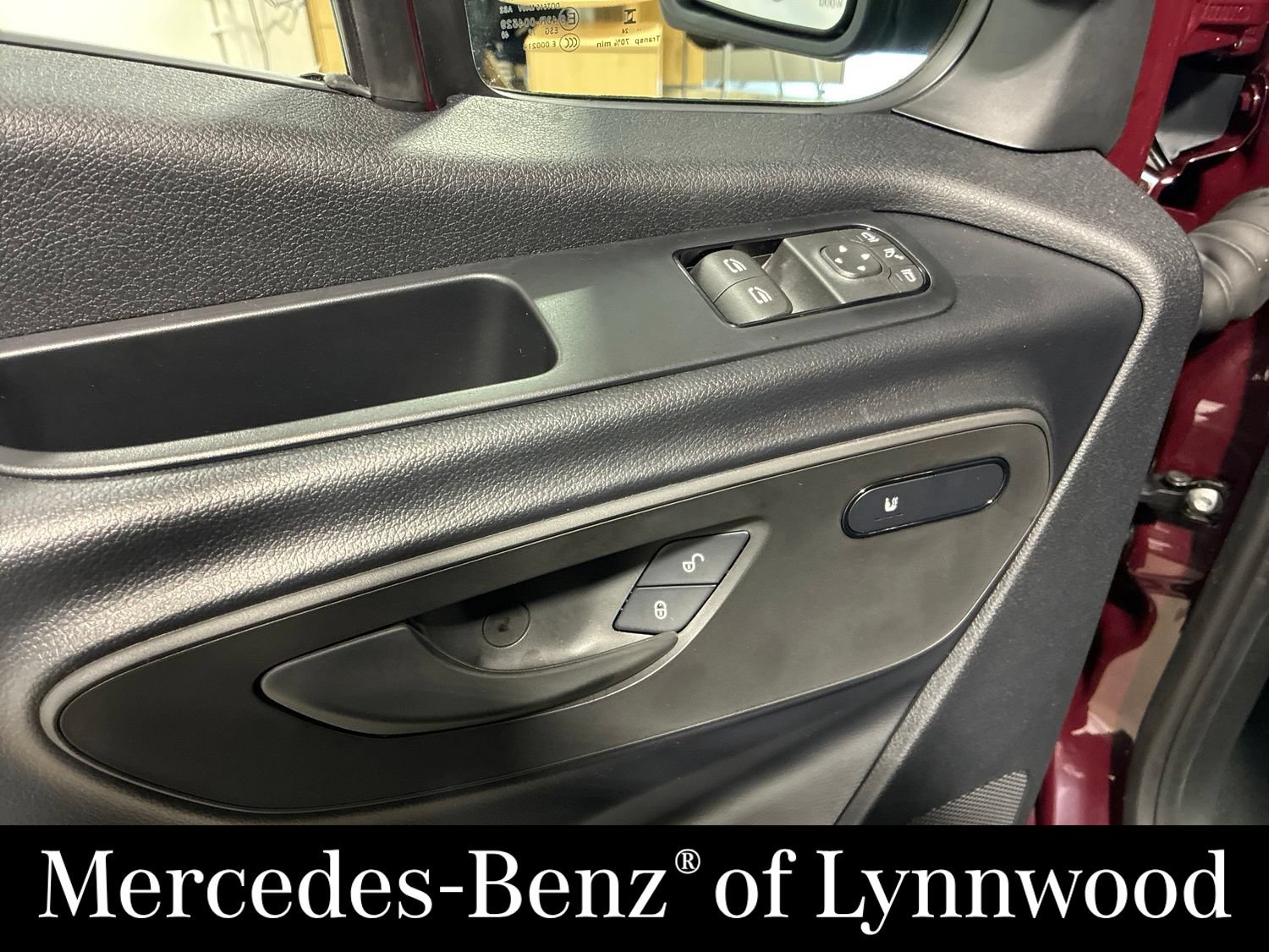 Used 2025 Mercedes-Benz Sprinter 2500 image 8