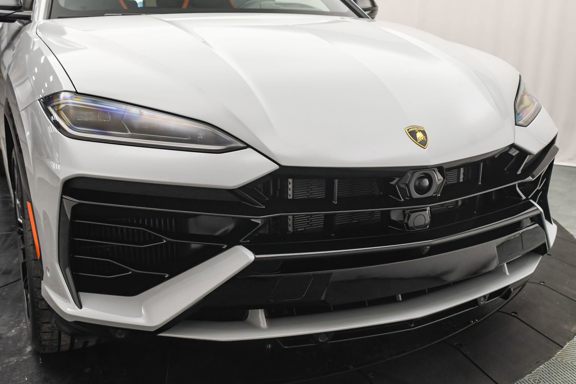 Used 2025 Lamborghini Urus SE image 27