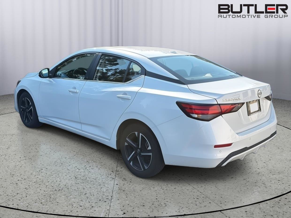 Used 2024 Nissan Sentra SV FWD image 4