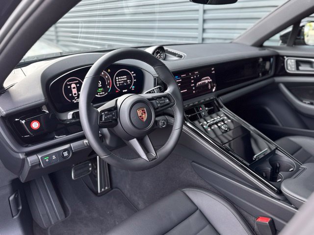 Used 2026 Porsche Panamera 4S AWD/4WD image 4