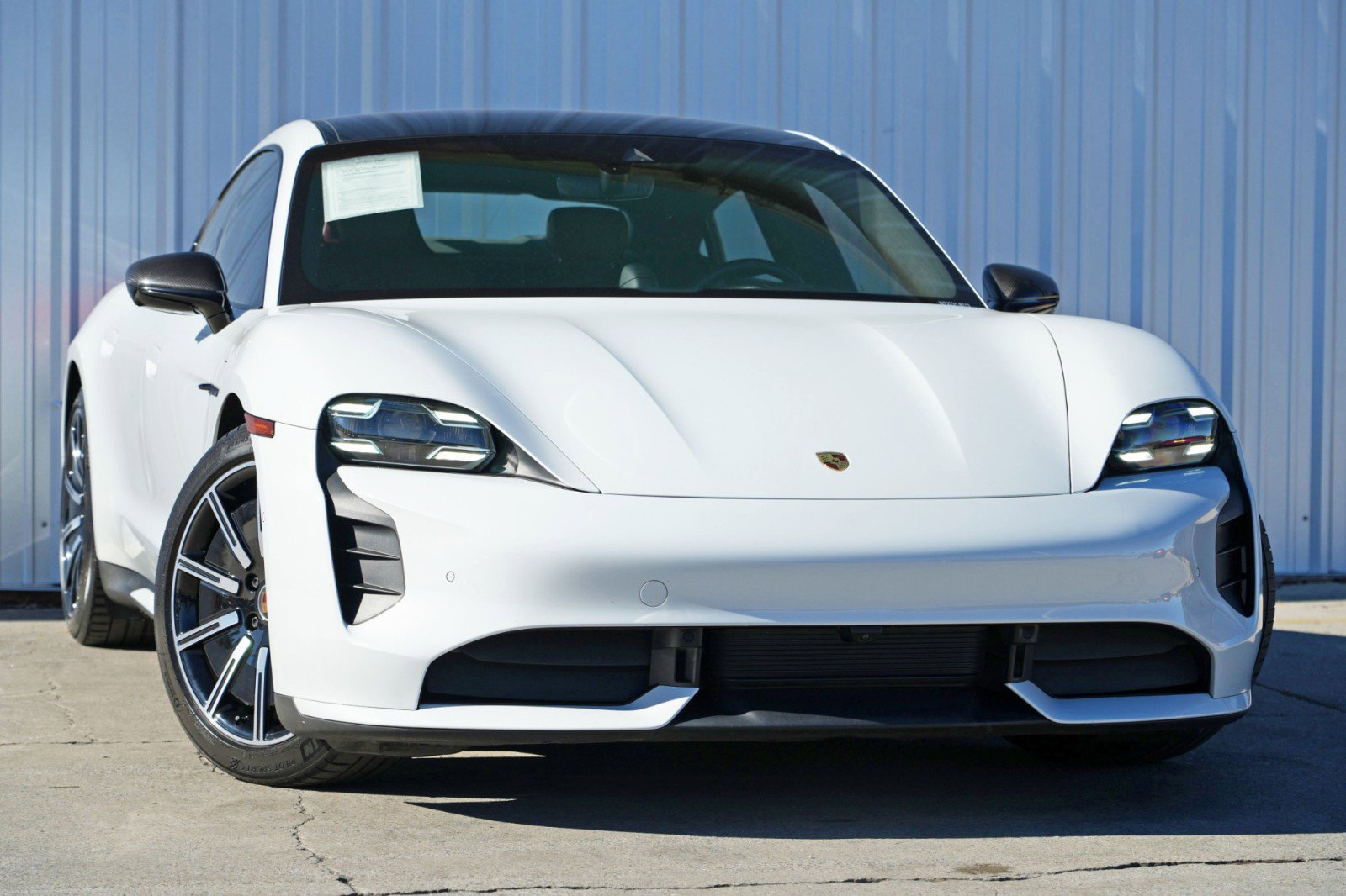Used 2020 Porsche Taycan image 4
