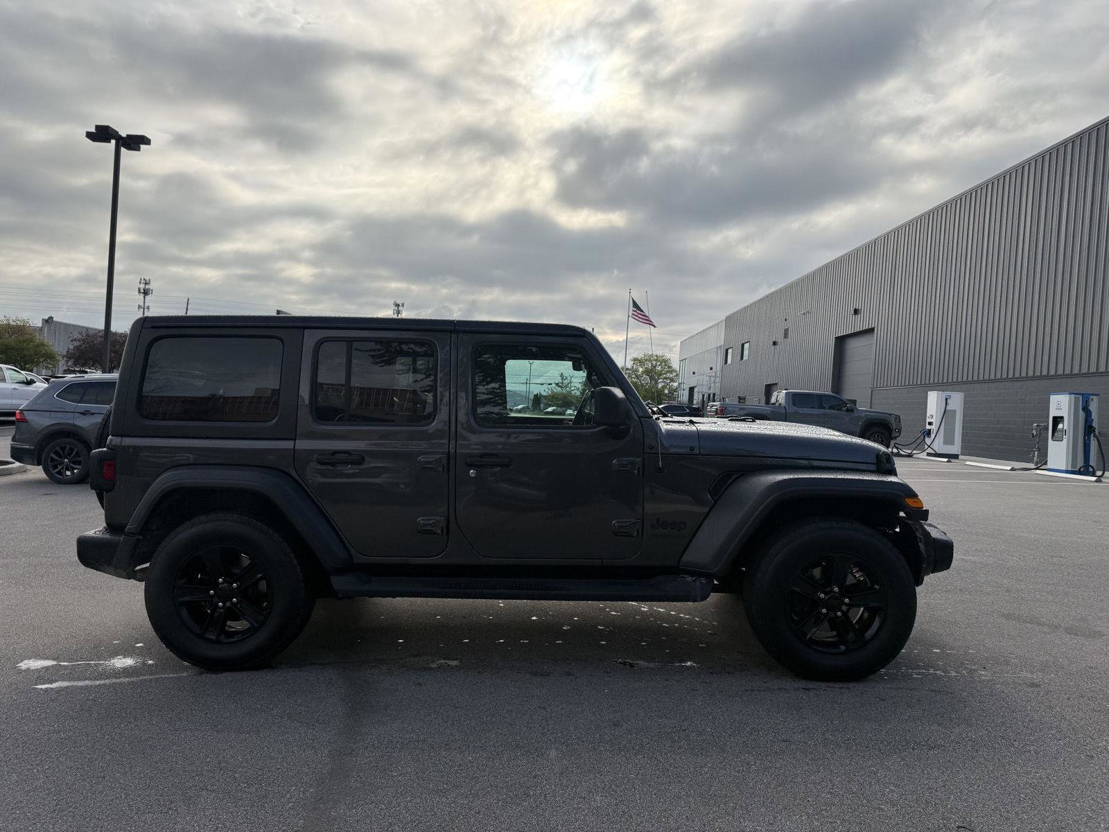 Used 2020 Jeep Wrangler Unlimited Sport AWD/4WD image 2