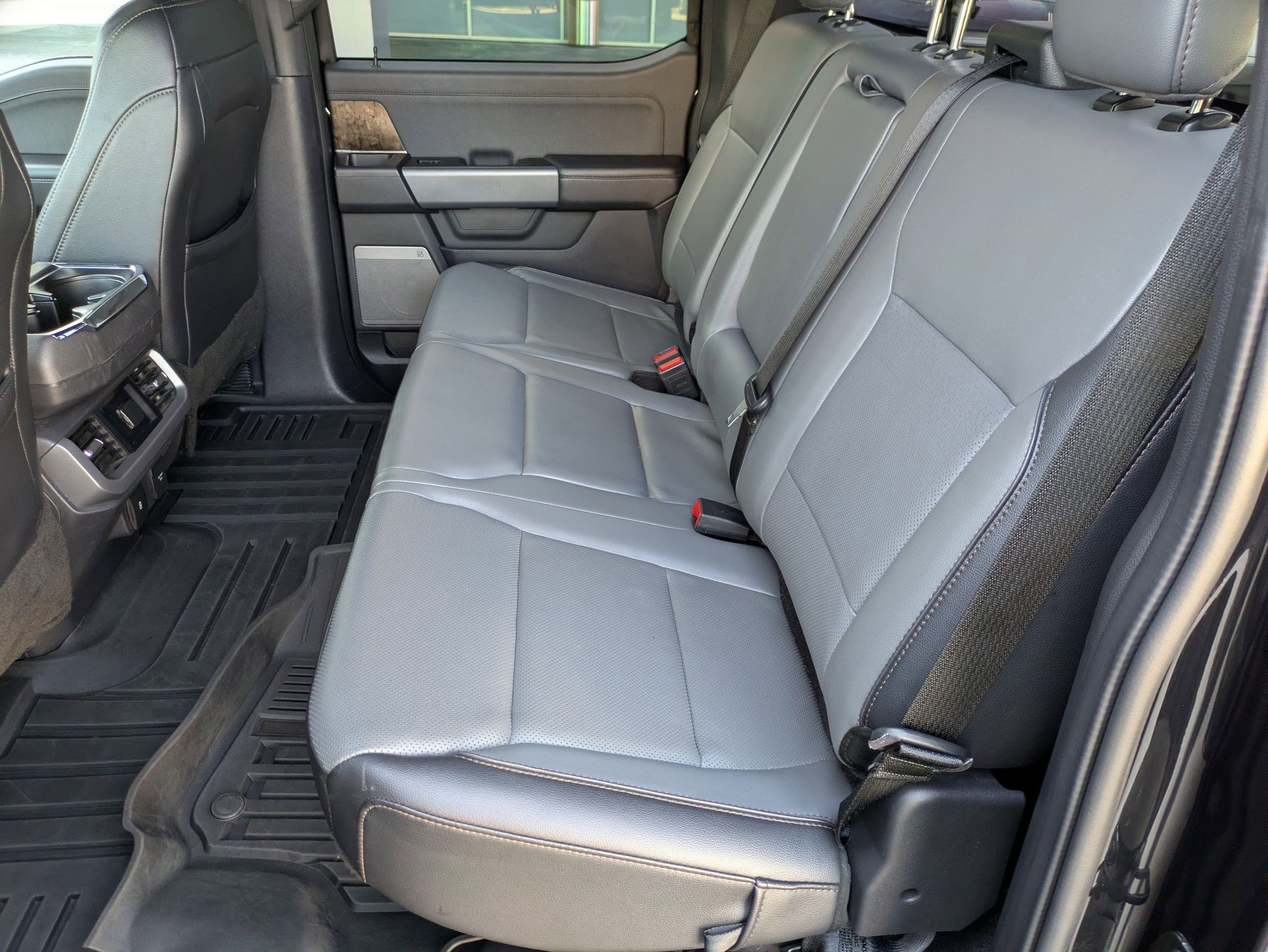 Used 2023 Ford F150 Lightning Lariat image 24