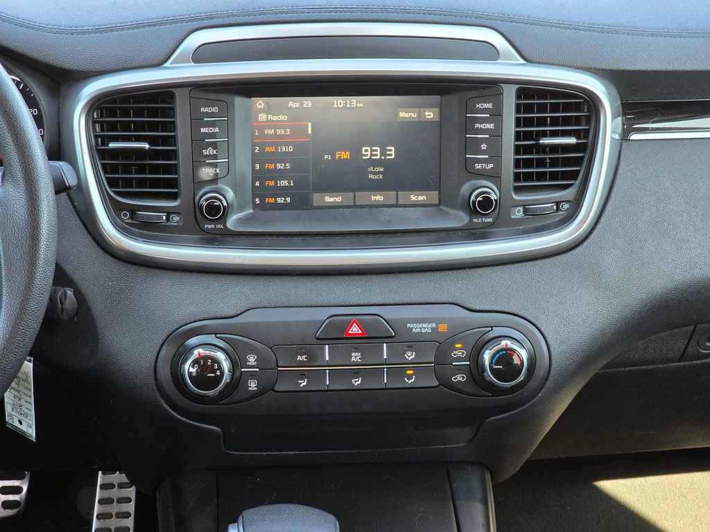 Used 2019 Kia Sorento L FWD image 17