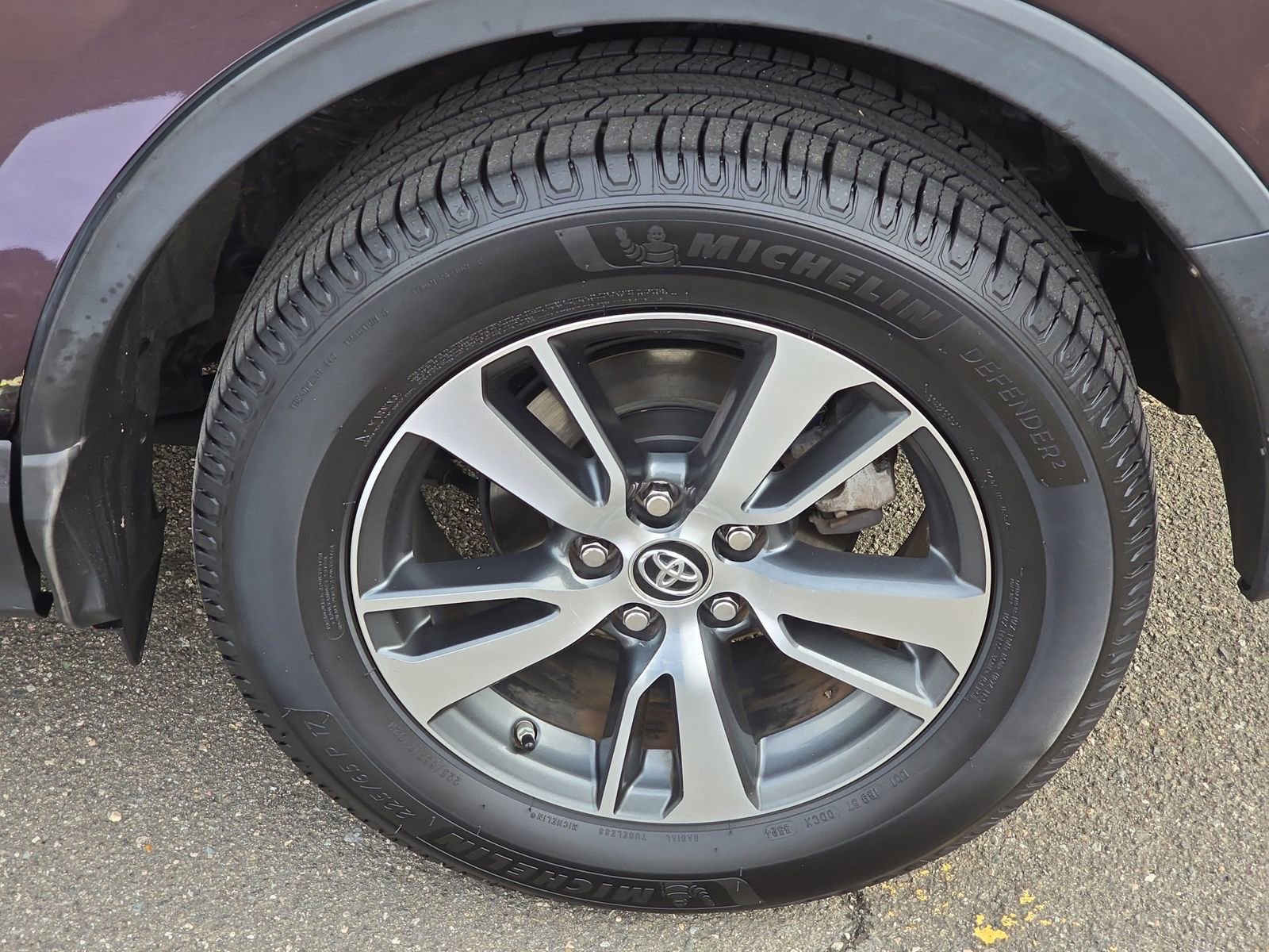 Used 2018 Toyota RAV4 XLE w/ Plus Extra Value Package image 38