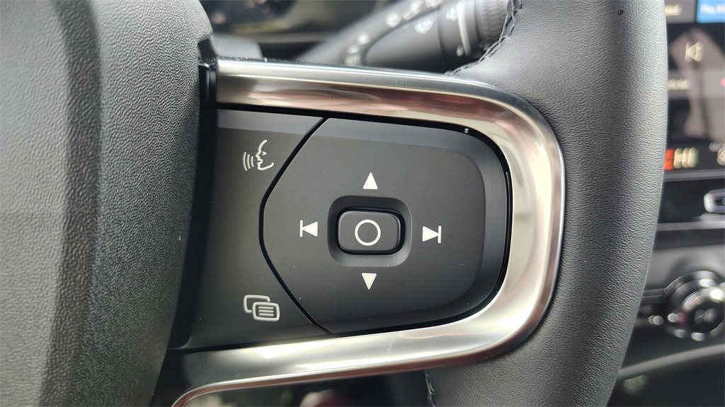 New 2026 Volvo XC40 B5 Ultra w/ Protection Package Premier image 15