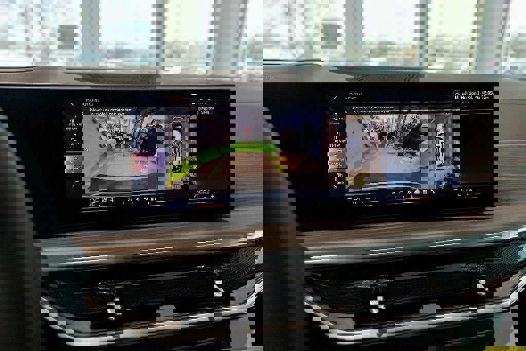 New 2026 BMW X5 xDrive50e w/ Premium Package image 31