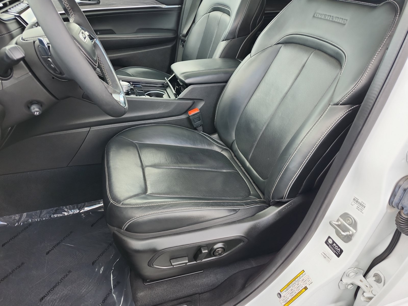 Used 2023 Jeep Grand Cherokee L Overland AWD/4WD image 9