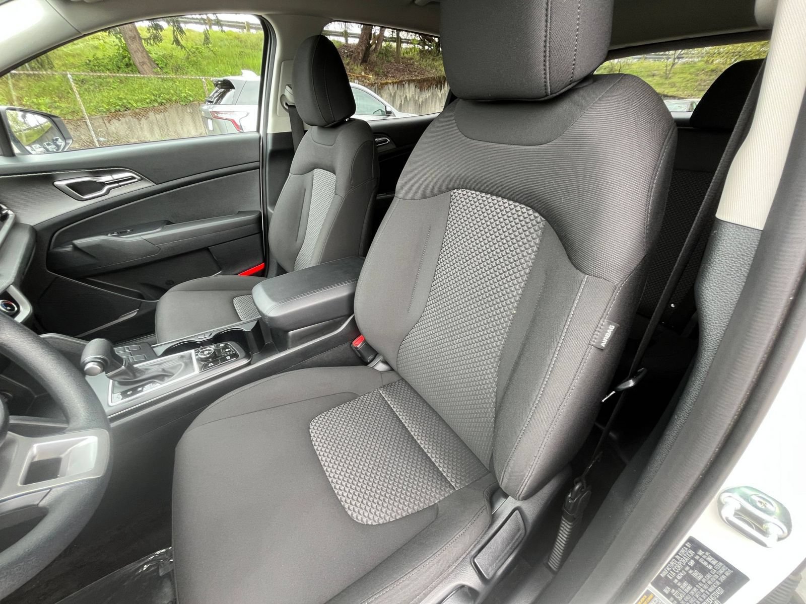 Used 2025 Kia Sportage LX FWD image 36