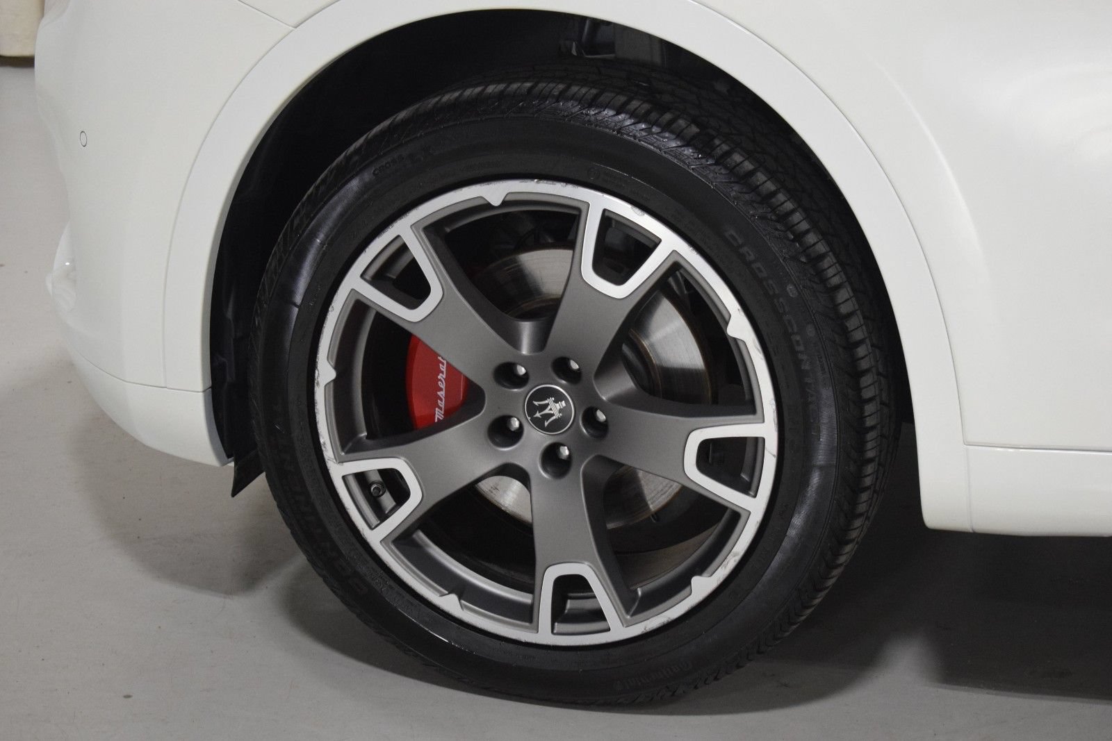 Certified 2023 Maserati Levante GT AWD/4WD image 5