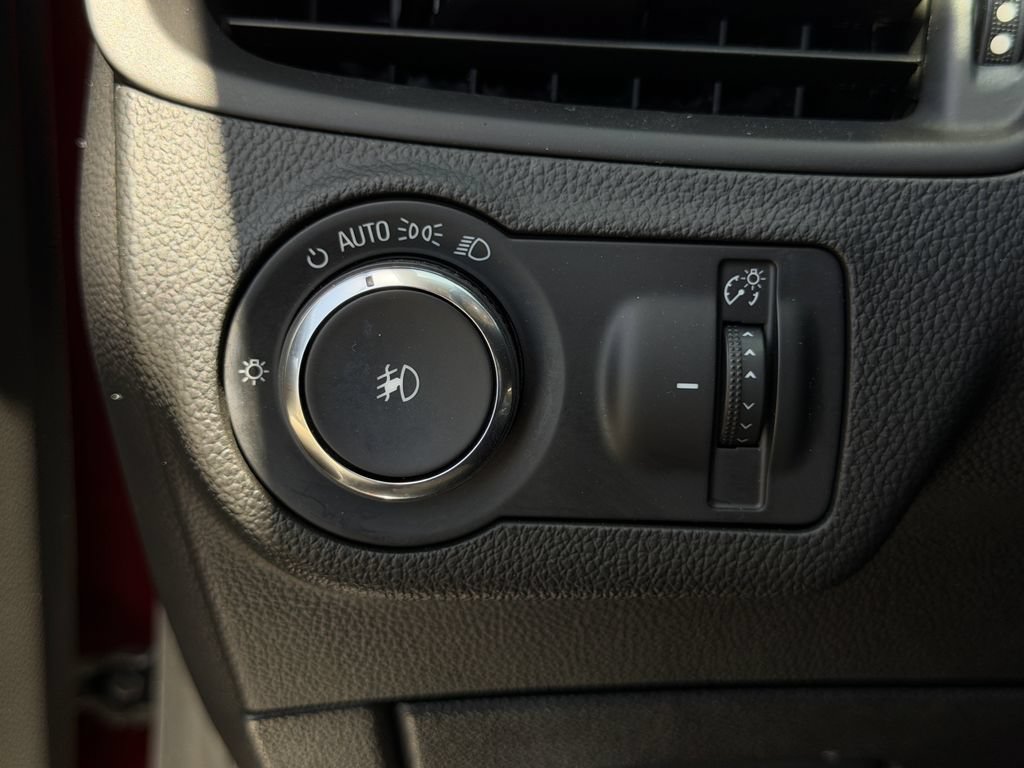 Used 2017 Buick Envision Essence FWD image 21