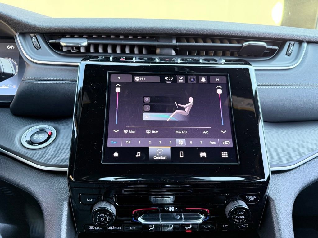 New 2025 Jeep Grand Cherokee Laredo X image 16