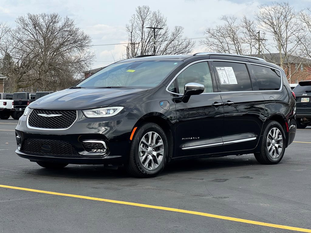 Used 2024 Chrysler Pacifica Pinnacle image 6
