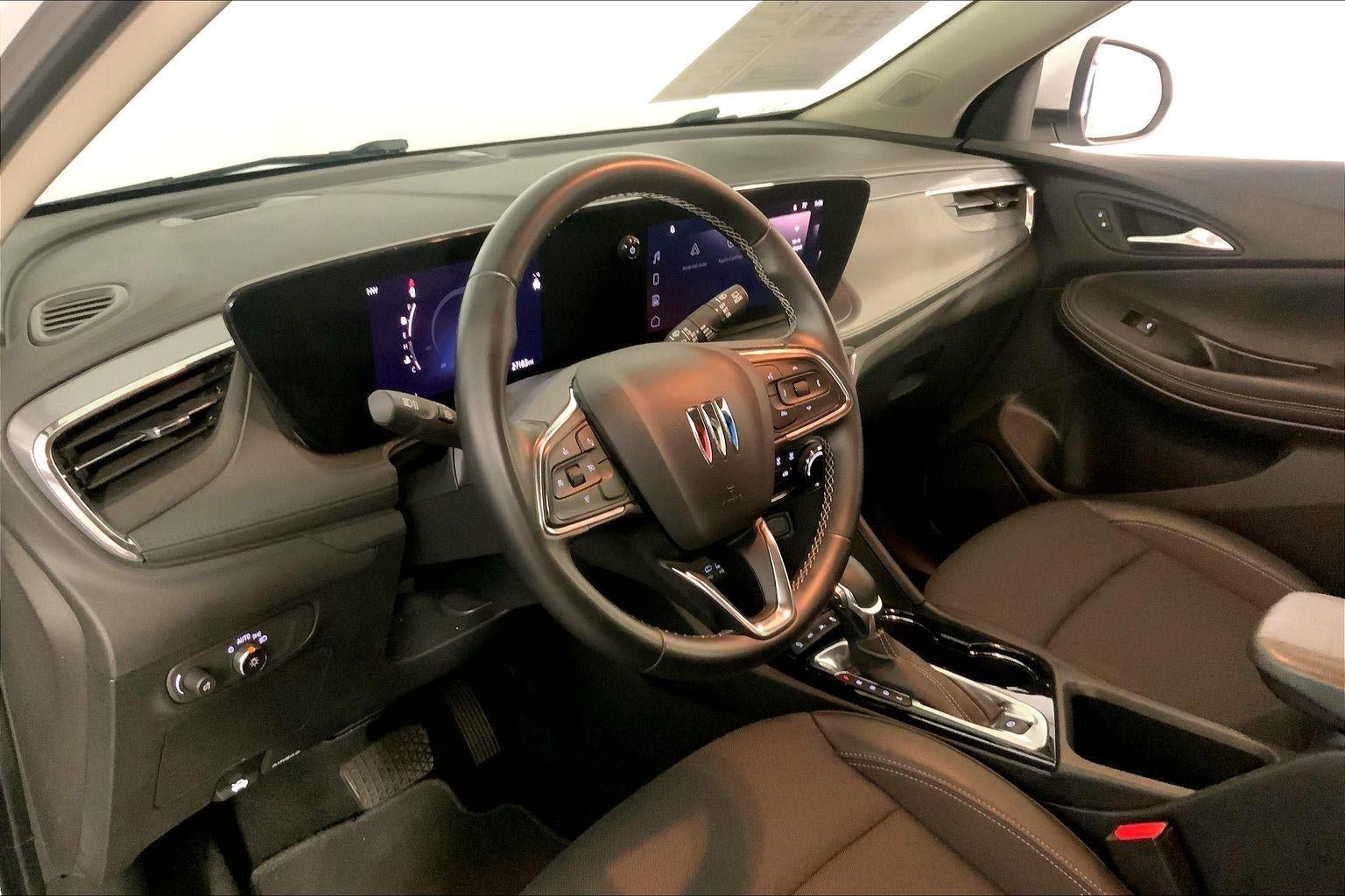 Used 2025 Buick Encore GX Preferred AWD/4WD image 15