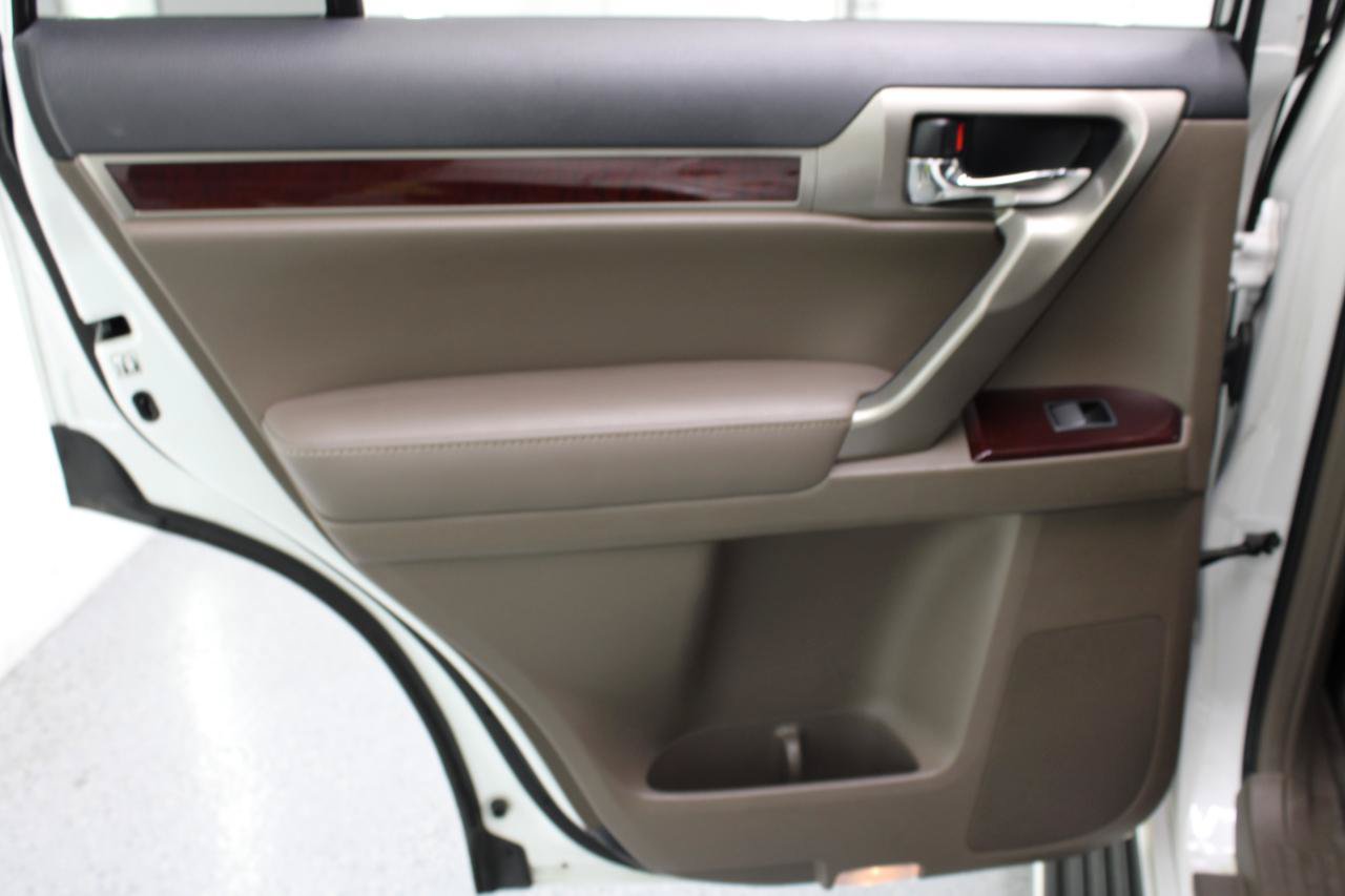 Used 2018 Lexus GX 460 Premium AWD/4WD image 40