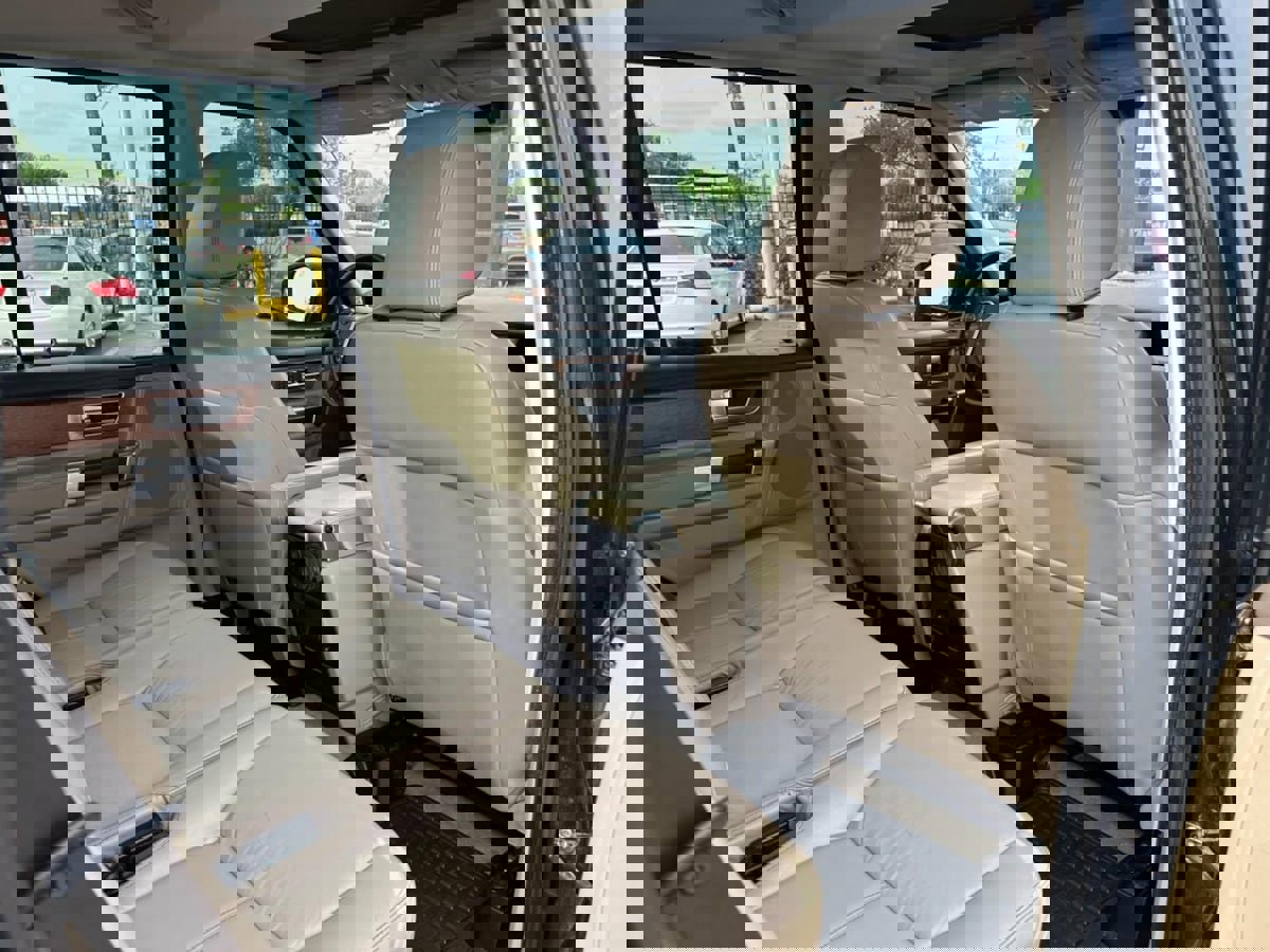 Used 2016 Land Rover LR4 HSE LUX image 22