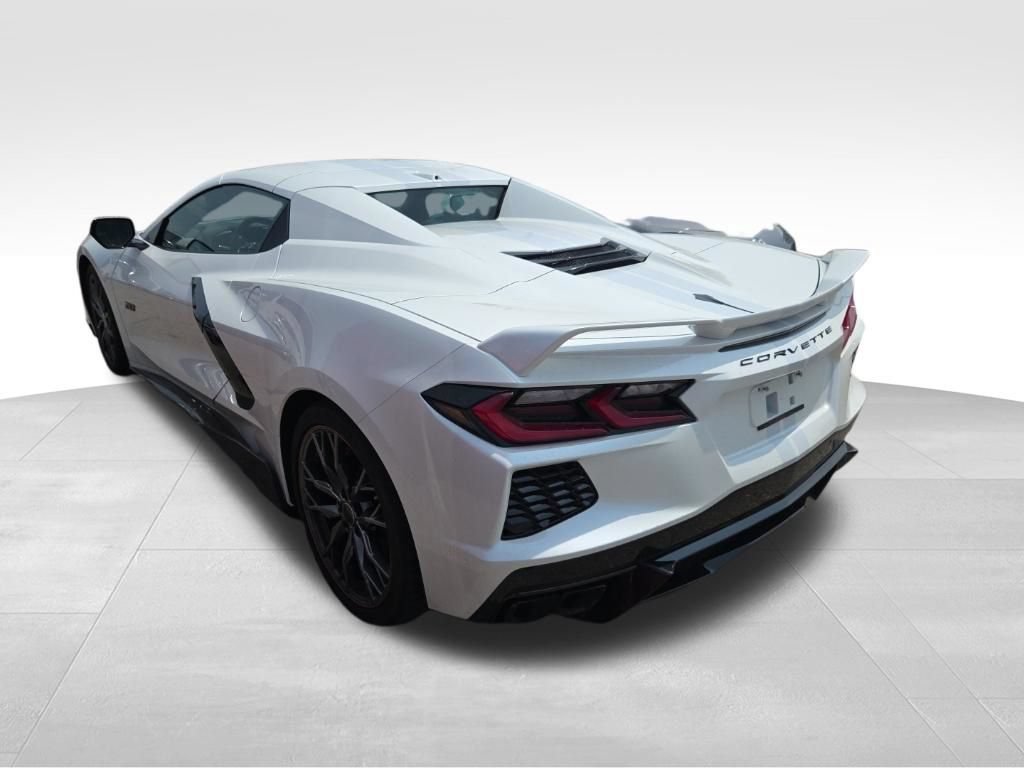 Used 2023 Chevrolet Corvette Stingray Premium Conv w/ Z51 Performance Package RWD image 6