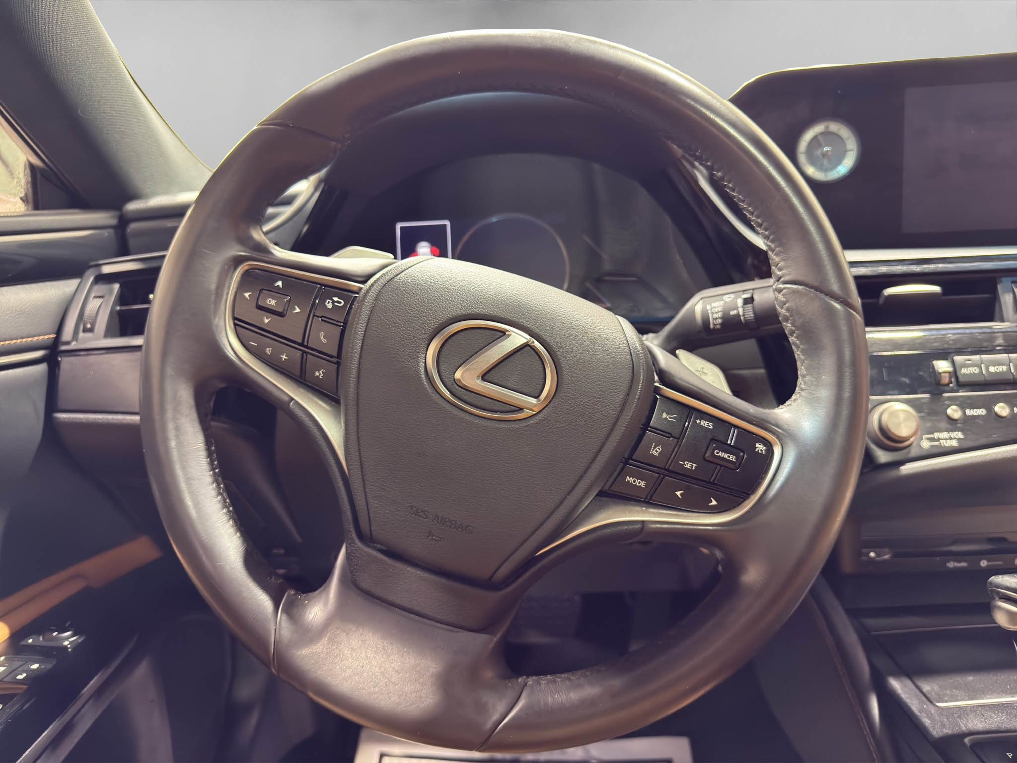 Used 2022 Lexus ES 350 w/ Accessory Package 2 image 10