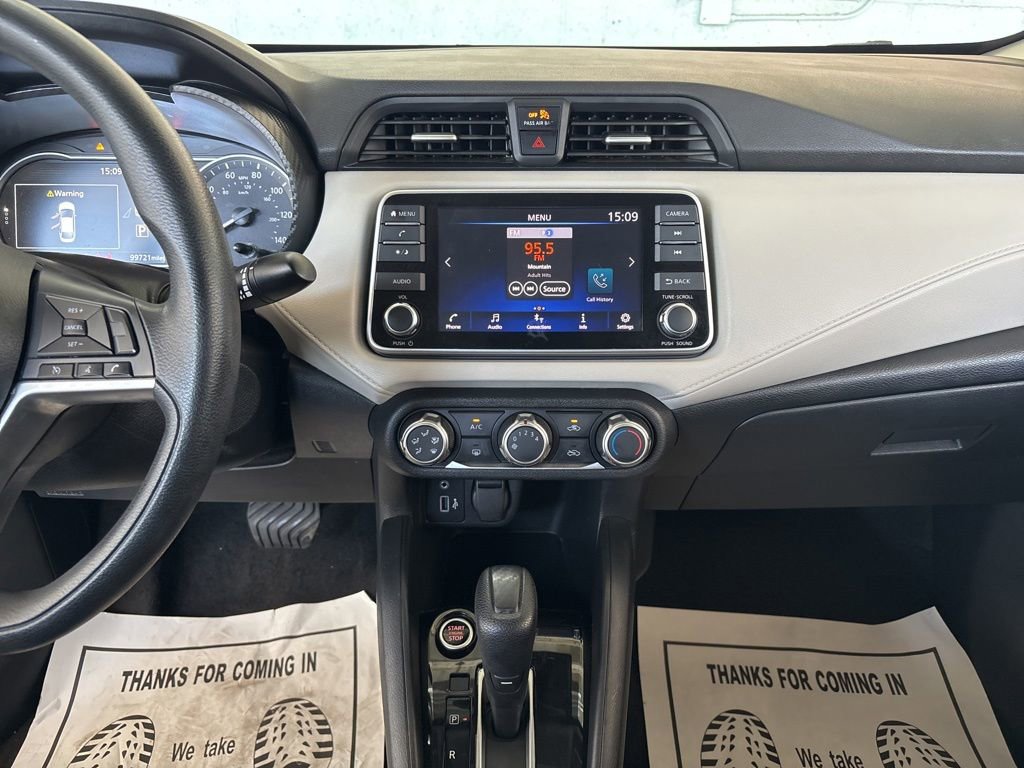 Used 2022 Nissan Versa SV FWD image 14