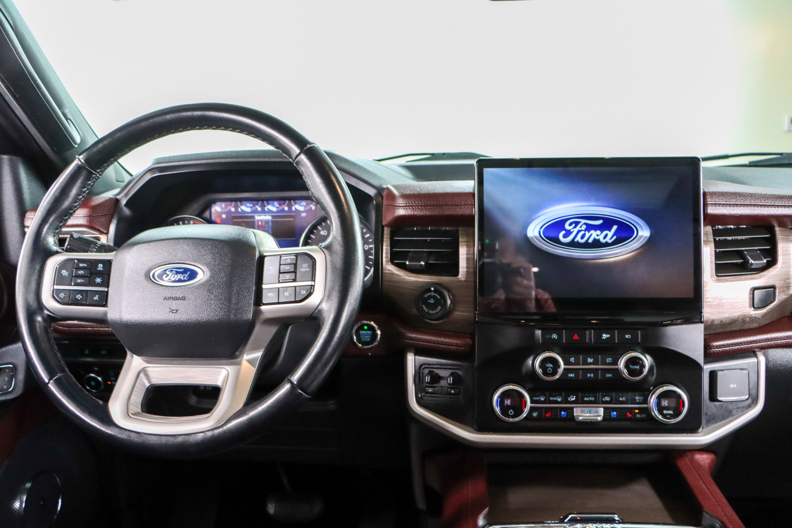 Used 2023 Ford Expedition Max Limited image 18