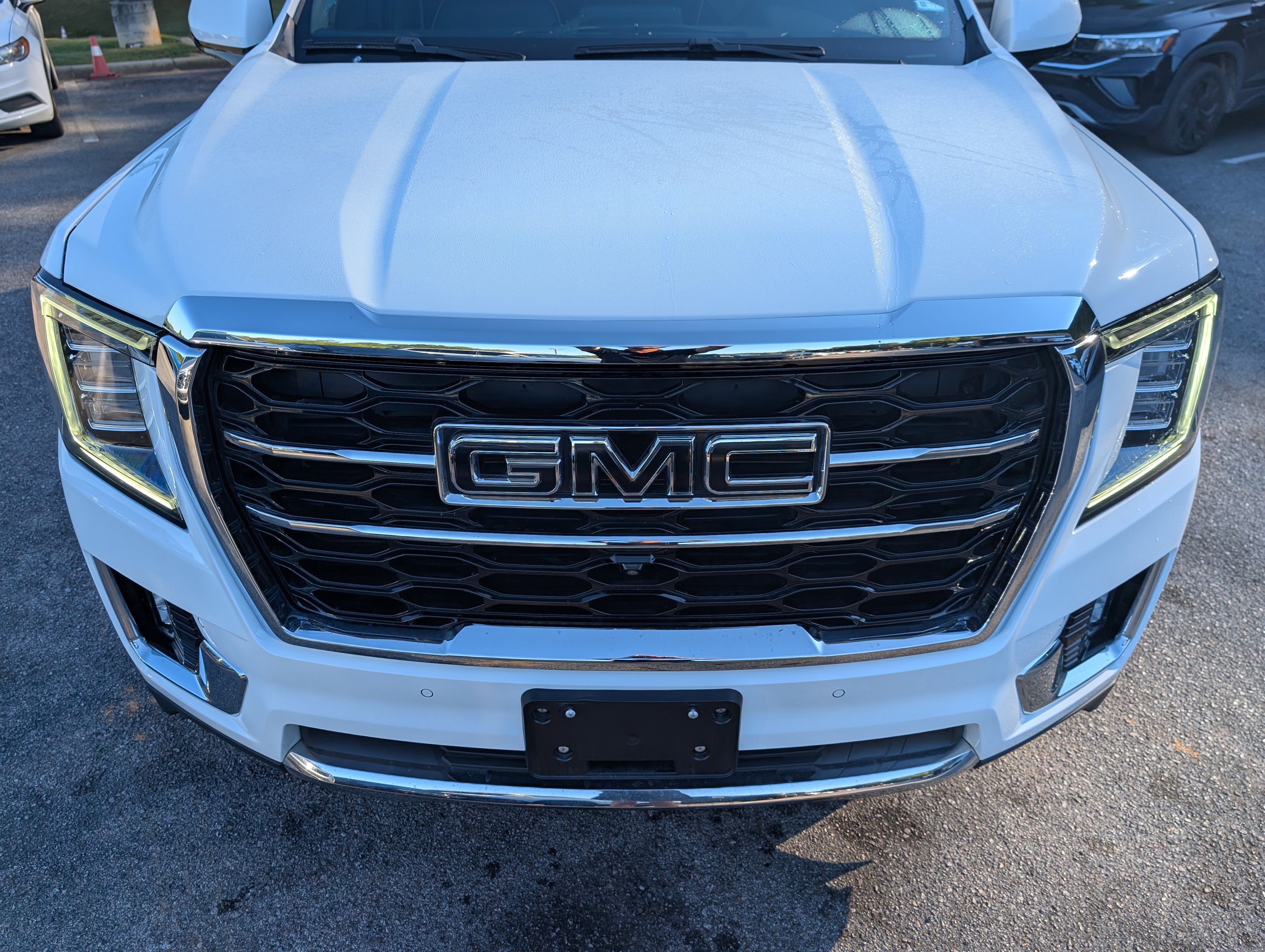 Used 2024 GMC Yukon SLT w/ SLT Premium Package AWD/4WD image 12