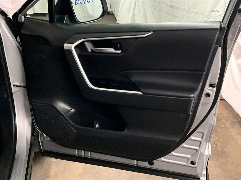 Certified 2025 Toyota RAV4 XLE AWD/4WD image 12