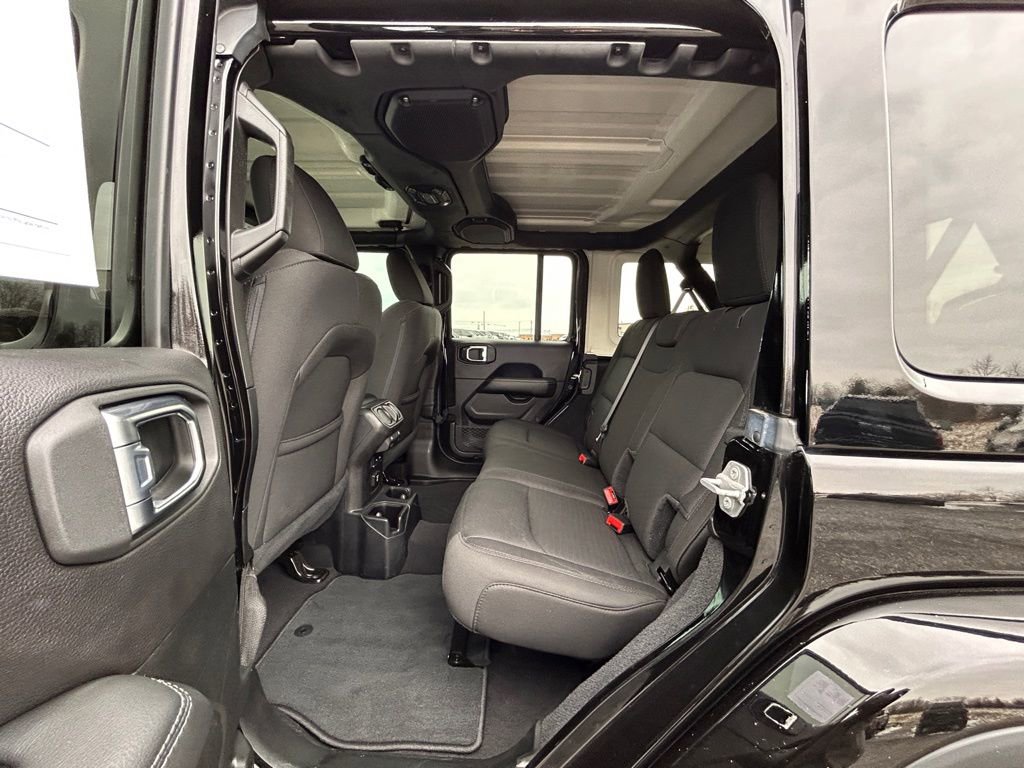 Used 2020 Jeep Wrangler Unlimited Sahara w/ Uconnect 4C Nav & Sound Group image 11