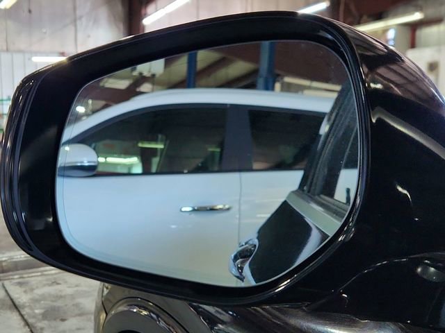 Used 2018 INFINITI QX30 Premium w/ Cargo Package image 10