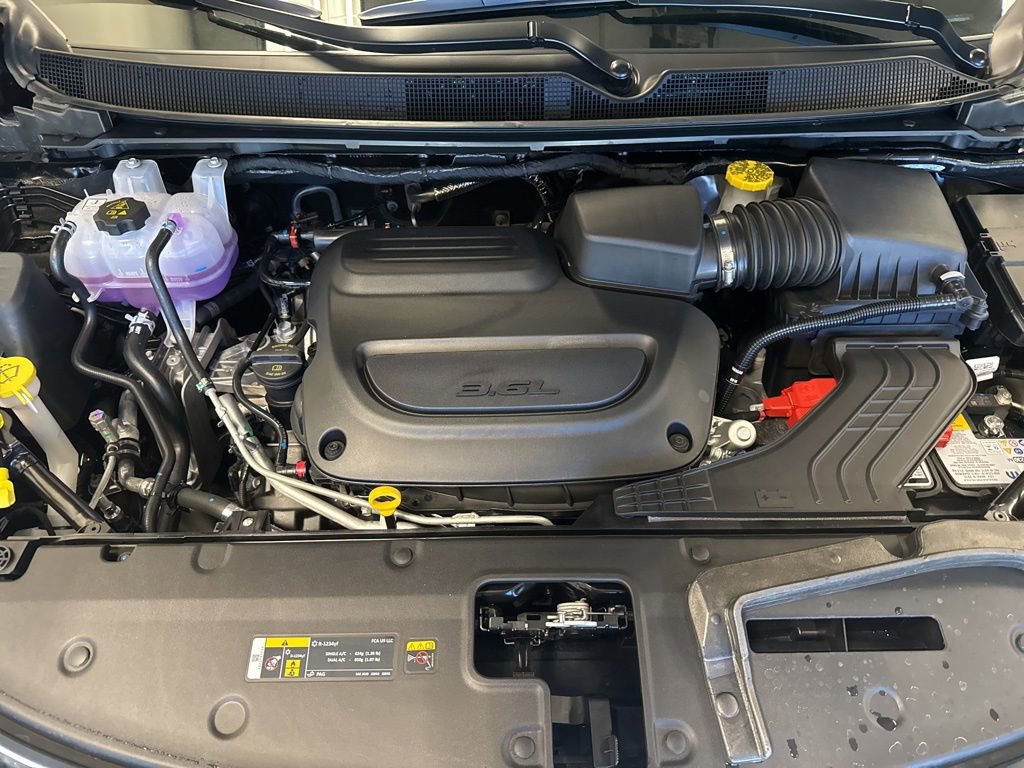 New 2027 Chrysler Pacifica Select AWD/4WD image 6