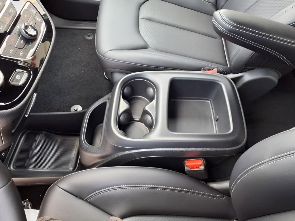 New 2025 Chrysler Pacifica Select FWD image 14