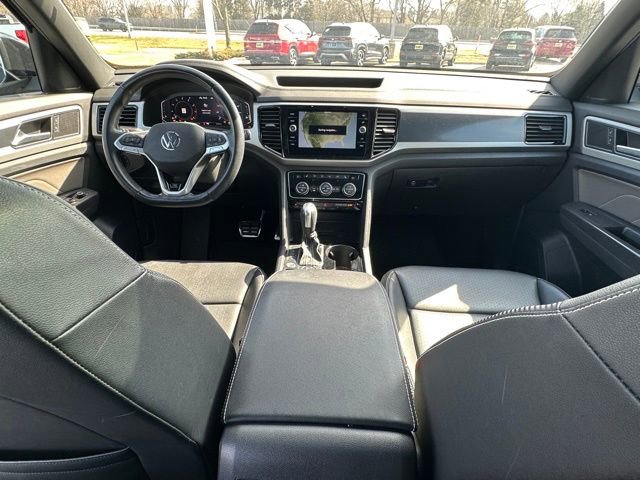 Certified 2023 Volkswagen Atlas Cross Sport SEL R-Line image 31
