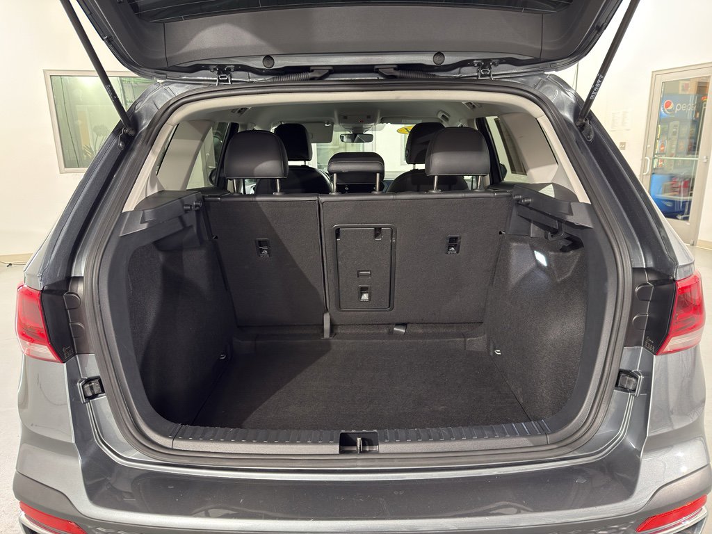 Used 2024 Volkswagen Taos SE image 11